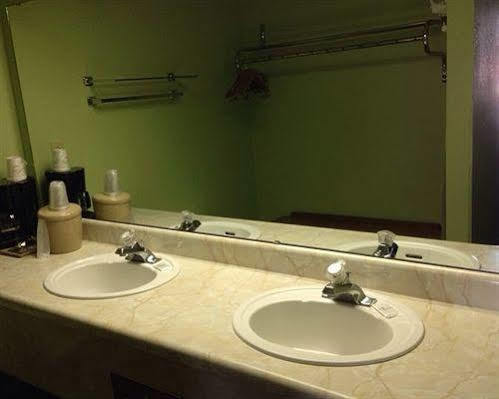 Royal Inn & Suites Mountain Grove Luaran gambar